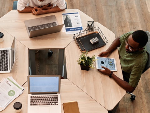 外貿(mào)企業(yè)選擇香港公司的合規(guī)與業(yè)務(wù)邏輯分析 外貿(mào)企業(yè)選擇香港公司的合規(guī)與業(yè)務(wù)邏輯分析