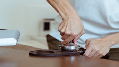 常用的國(guó)際匯款轉(zhuǎn)賬平臺(tái)：PayPal、國(guó)際銀行轉(zhuǎn)賬等。