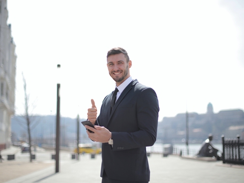 第三國(guó)續(xù)簽通道關(guān)閉，國(guó)籍國(guó)申請(qǐng)成硬性要求