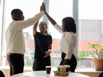 加拿大商標(biāo)注冊(cè)全攻略：費(fèi)用、流程及美加兩地申請(qǐng)指南