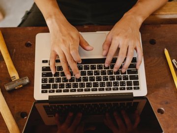 香港公司審計(jì)意見(jiàn)差異與經(jīng)營(yíng)風(fēng)險(xiǎn)關(guān)系分析