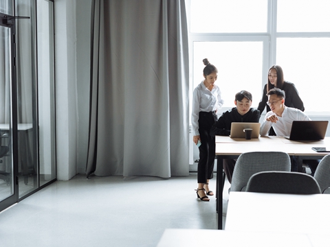 如何查詢香港公司董事信息？